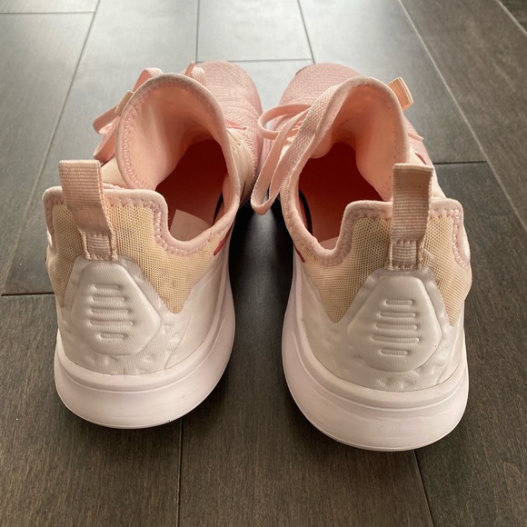 Women’s size 10 light pink Nike runners - Picture 4 of 8